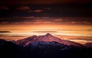 Preview wallpaper mountains, dawn, clouds, horizon, peaks