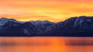 Preview wallpaper mountains, dawn, sea, horizon