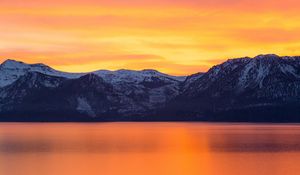 Preview wallpaper mountains, dawn, sea, horizon