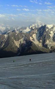 Preview wallpaper mountains, desert, snow, climbers, descent