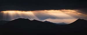 Preview wallpaper mountains, dusk, rays, light