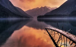 Preview wallpaper mountains, evening, lake, water, fog, tree, fragments