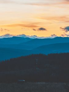 Preview wallpaper mountains, evening, sky, clouds