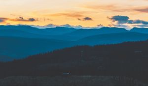 Preview wallpaper mountains, evening, sky, clouds