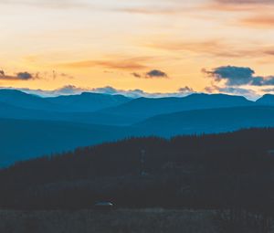 Preview wallpaper mountains, evening, sky, clouds
