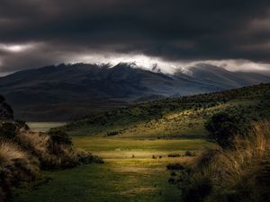 Preview wallpaper mountains, fog, clouds, top, grass, landscape