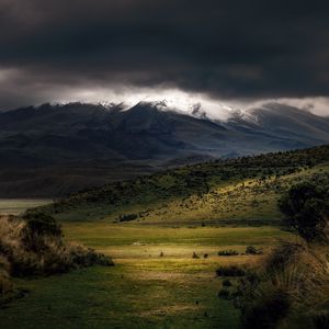 Preview wallpaper mountains, fog, clouds, top, grass, landscape