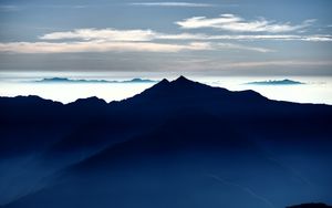 Preview wallpaper mountains, fog, clouds, peaks, dark