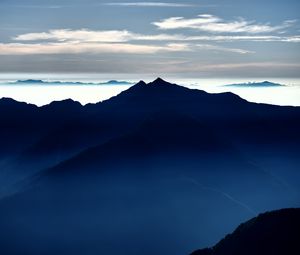 Preview wallpaper mountains, fog, clouds, peaks, dark