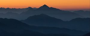 Preview wallpaper mountains, fog, horizon, outlines, silhouettes, italy