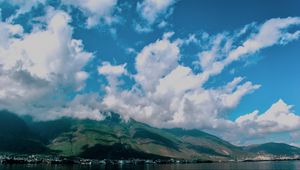 Preview wallpaper mountains, fog, lake