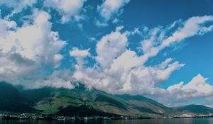 Preview wallpaper mountains, fog, lake