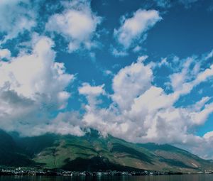 Preview wallpaper mountains, fog, lake