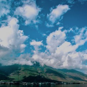Preview wallpaper mountains, fog, lake