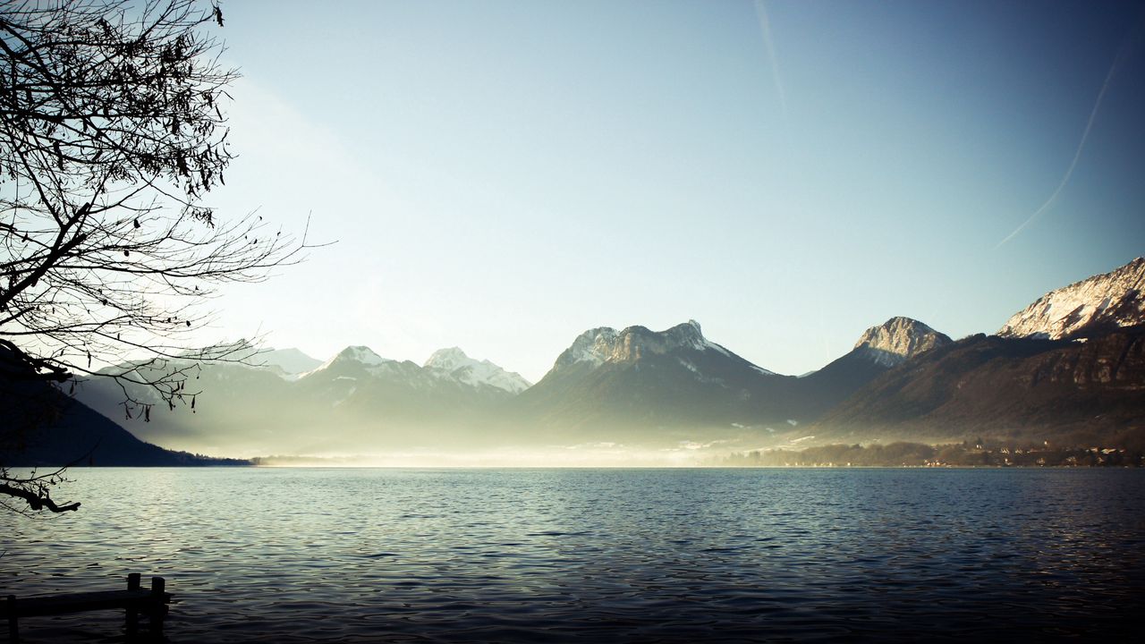 Wallpaper mountains, fog, lake, branches, silence