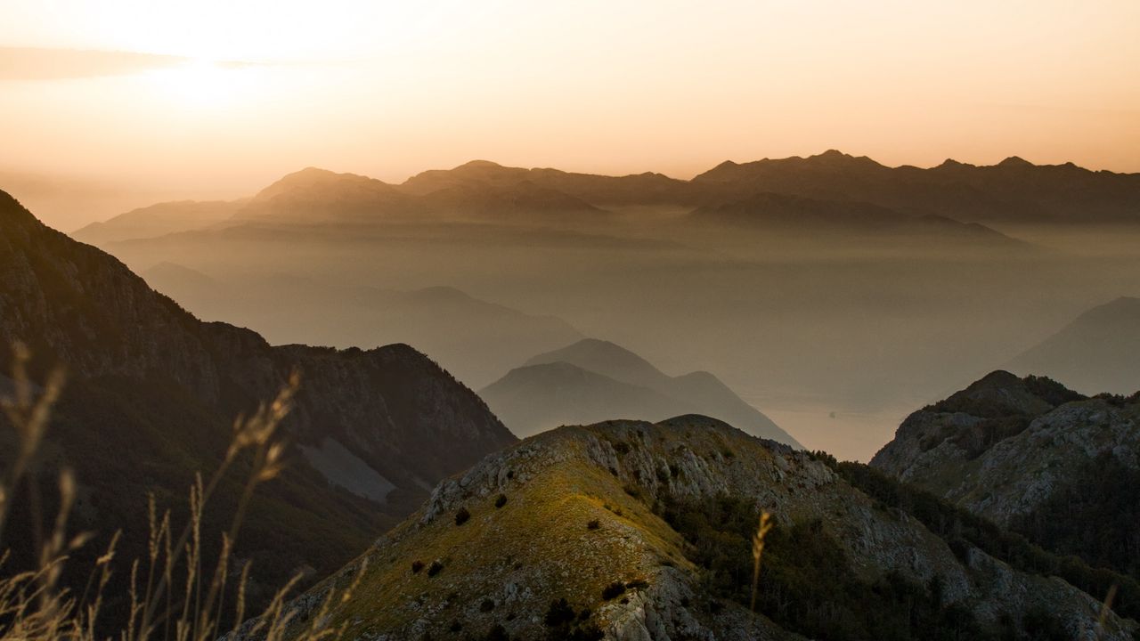 Wallpaper mountains, fog, peaks, dusk, landscape