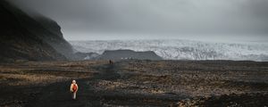 Preview wallpaper mountains, fog, road, tourists, landscape, iceland