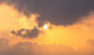 Preview wallpaper mountains, fog, sun, sea, horizon