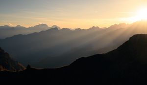 Preview wallpaper mountains, fog, sunlight, nature