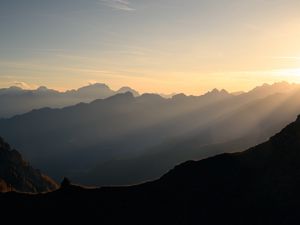 Preview wallpaper mountains, fog, sunlight, nature