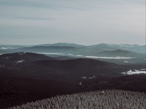 Preview wallpaper mountains, fog, trees, sky, horizon, distance