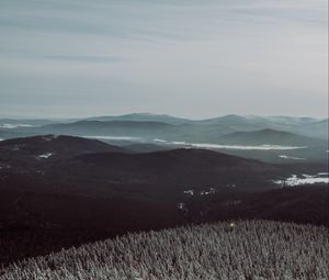 Preview wallpaper mountains, fog, trees, sky, horizon, distance