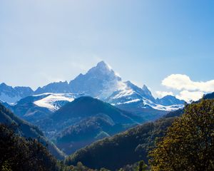 Preview wallpaper mountains, forest, landscape, trees, peak, mountain range