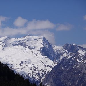 Preview wallpaper mountains, forest, trees, snow, landscape