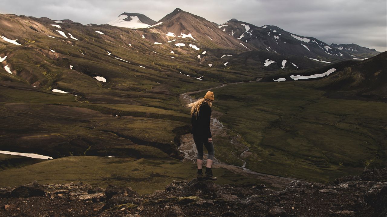 Wallpaper mountains, girl, trip, walk, tourist