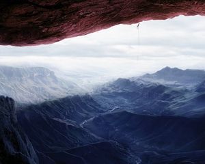 Preview wallpaper mountains, height, look, climber, rope, extreme, ridge