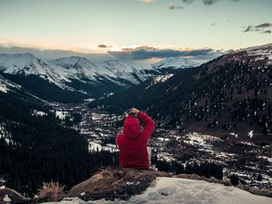 Preview wallpaper mountains, hood, clouds, loneliness, peaks