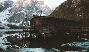 Preview wallpaper mountains, house, coast, lake, ice, landscape