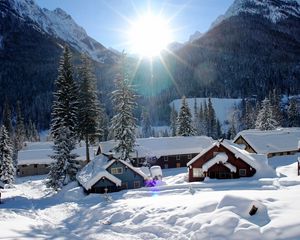 Preview wallpaper mountains, houses, snow, winter, beautiful