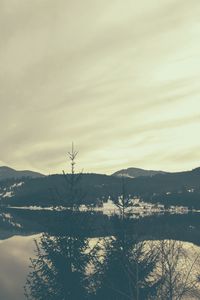 Preview wallpaper mountains, lake, bw, romania