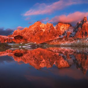 Preview wallpaper mountains, lake, house, reflection, landscape