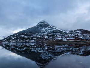 Preview wallpaper mountains, lake, reflection, fog