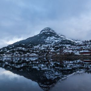 Preview wallpaper mountains, lake, reflection, fog