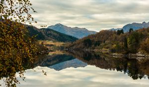 Preview wallpaper mountains, lake, reflection, forest, trees, landscape