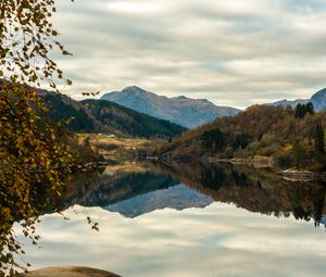 Preview wallpaper mountains, lake, reflection, forest, trees, landscape