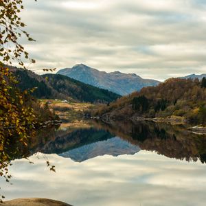 Preview wallpaper mountains, lake, reflection, forest, trees, landscape