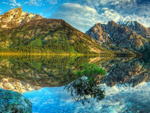 Preview wallpaper mountains, lake, reflection, mirror, clouds, brightly, sky, bush