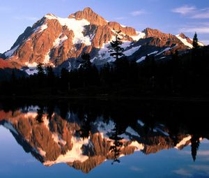 Preview wallpaper mountains, lake, shade, evening