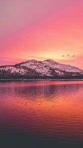 Preview wallpaper mountains, lake, sunset, horizon, birds