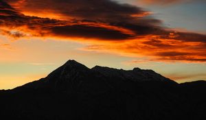 Preview wallpaper mountains, landscape, sky, evening, dark