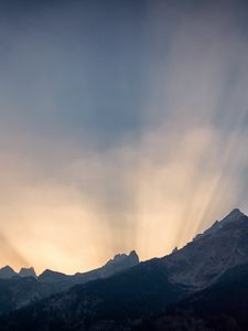 Preview wallpaper mountains, light, rays, sunset