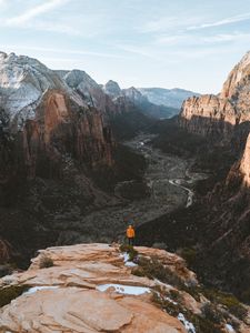 Preview wallpaper mountains, loneliness, peak, lonely, solitude, zion