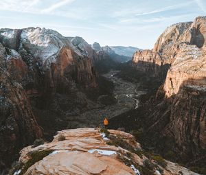 Preview wallpaper mountains, loneliness, peak, lonely, solitude, zion