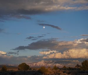 Preview wallpaper mountains, moon, sky, clouds, distance