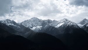 Preview wallpaper mountains, mountain range, peaks, clouds, nature