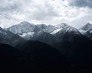 Preview wallpaper mountains, mountain range, peaks, clouds, nature